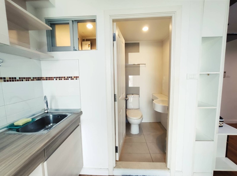 ให้เช่าคอนโด ลุมพินี เพลส รัชโยธิน พื้นที่ 28 ตร.ม. 1 ห้องนอน ให้เช่า 11,000 บ/ด