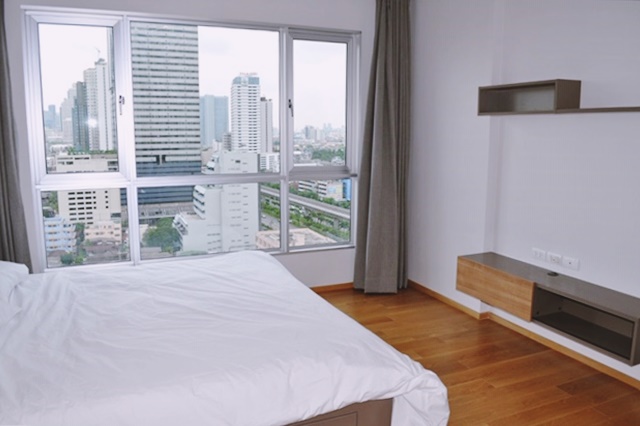 ให้เช่าคอนโด ไฮฟ์ ตากสินพื้นที่ 50 ตร.ม. 1 ห้องนอน เช่า 16,500 บ/ด