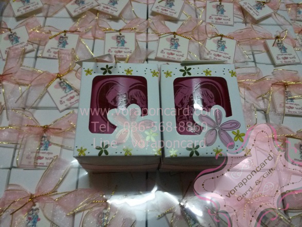 แก้วเป็กแพคกล่องสีชมพู