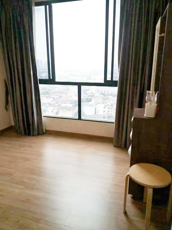 ขายคอนโด เดอะ ทรี อินเตอร์เชนจ์ พื้นที่ 58 ตร.ม. 2 ห้องนอน ขาย 5.6 ล้านบาท