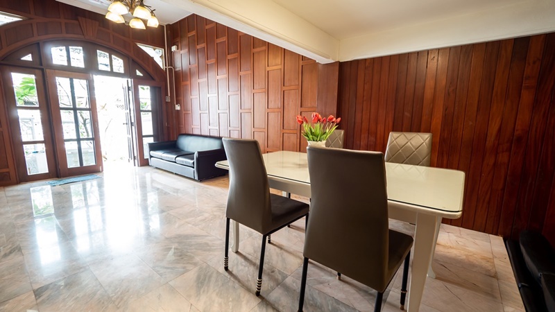 ให้เช่าทาวน์เฮ้าส์ 4 ชั้น ย่านเอกมัย 26 พื้นที่ 24 ตรว. 5 ห้องนอน เช่า 50,000 บ/ด