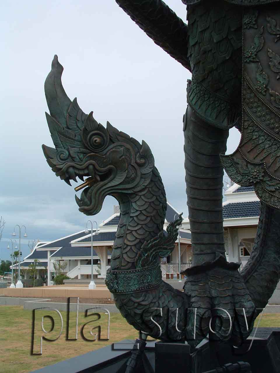 น้ำพุประติมากรรม พระนารายณ์ทรงสุบรรณ