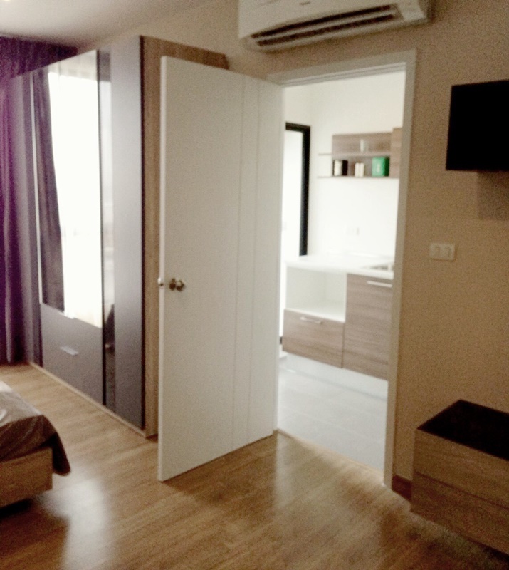 ให้เช่าคอนโด เดอะ ทรี อินเตอร์เชนจ์ พื้นที่ 30 ตร.ม. Studio ให้เช่า 8,700 บ/ด (รวมอินเตอร์เน็ต)