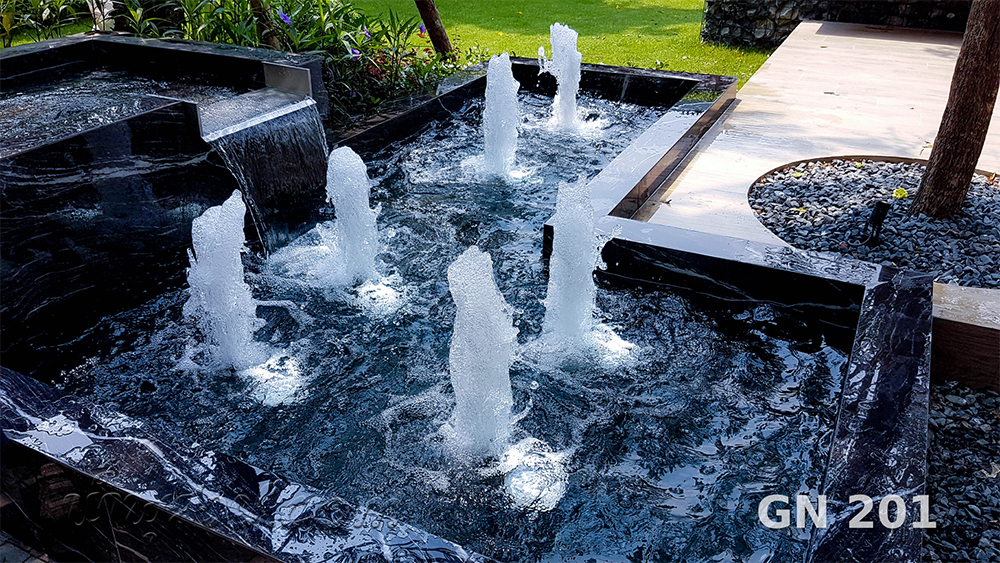 น้ำพุต้นสน บ่อทรงสี่เหลี่ยม คุณกอล์ฟ บ้าน นันทวัน พระราม9 - ศรีนครินทร์