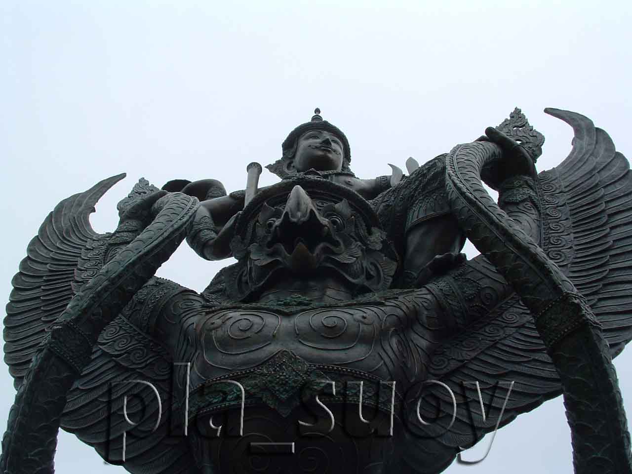 น้ำพุประติมากรรม พระนารายณ์ทรงสุบรรณ