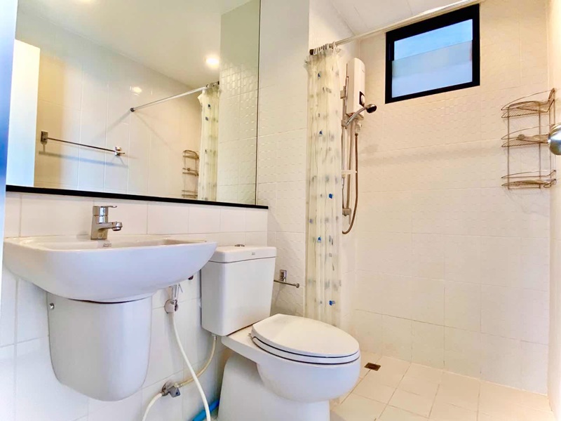 ให้เช่าคอนโด เดอะ ทรี อินเตอร์เชนจ์ พื้นที่ 60 ตร.ม. 2 ห้องนอน เช่า 20,000 บ/ด