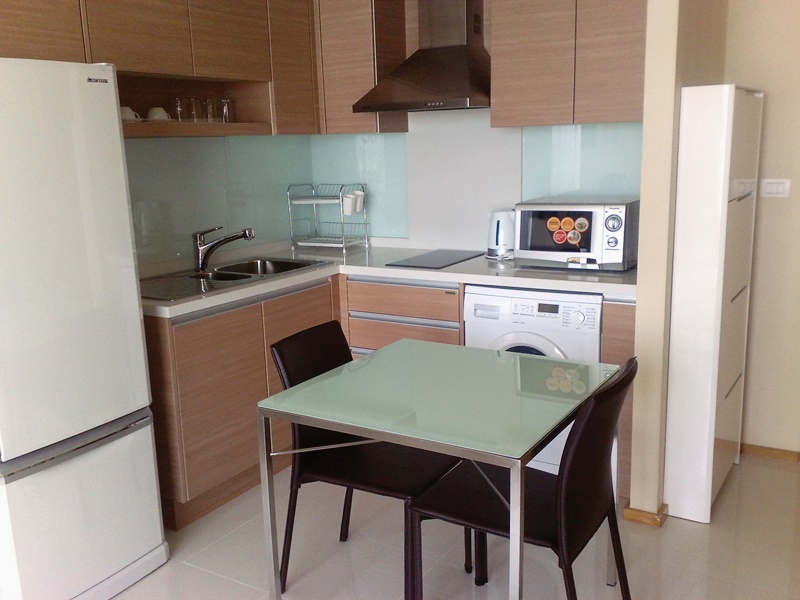 ให้เช่าคอนโด ดิ เอ็มโพริโอ เพลส พื้นที่ 47 ตร.ม. 1 ห้องนอน เช่า 30,000 บ/ด