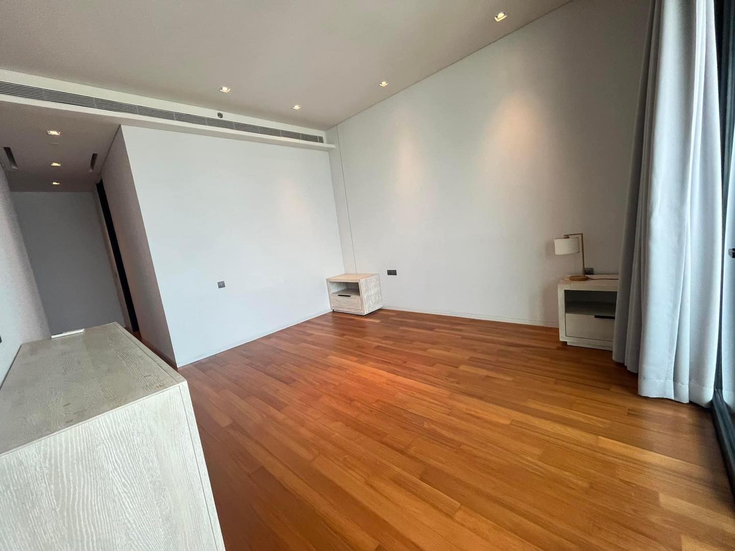 ให้เช่า บันยัน ทรี เรสซิเดนซ์ ริเวอร์ไซด์ แบงค์ค็อก 248 ตร.ม 3 ห้องนอน ราคา 300,000 บาท/เดือน