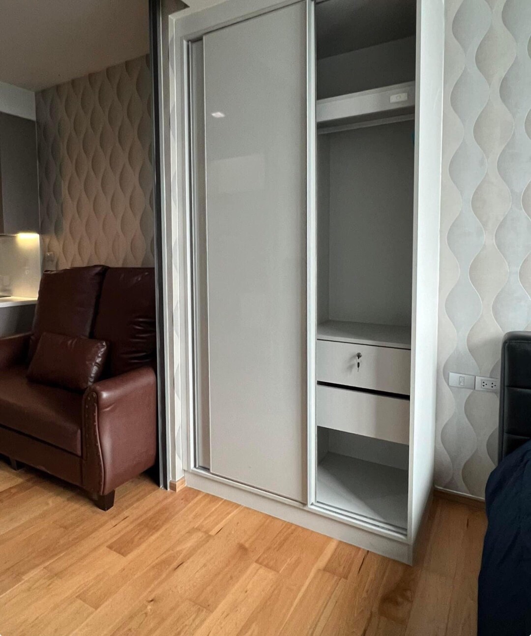 ให้เช่าคอนโด ไฮด์ สุขุมวิท 13 พื้นที่ 31 ตรม. 1 ห้องนอน ราคาเช่า 25,000 บาท/เดือน