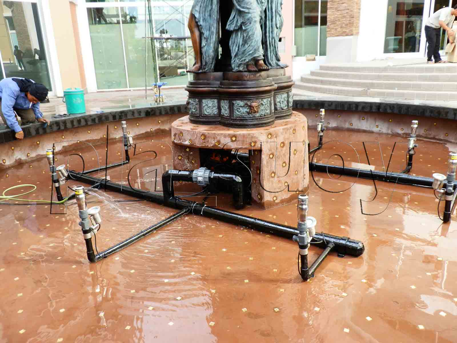 น้ำพุประติมากรรม พานน้ำพุทองเหลือง