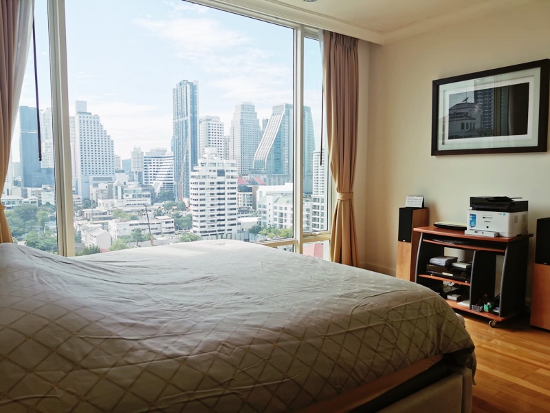 ให้เช่าคอนโด รอย์ช ไพรเวท เรสซิเดนซ์ส พื้นที่ 178 ตรม. 3 ห้องนอน เช่า 150,000 บ/ด