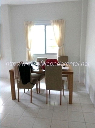 ให้เช่าบ้านแฝด 2 ชั้น หมู่บ้าน พร้อมพัฒน์ รามอินทรา 1 พื้นที่ 35 ตร.วา