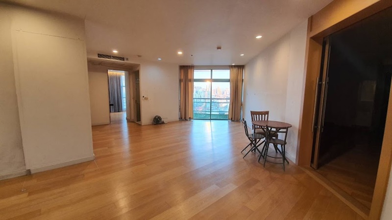 ขายคอนโด ชาเทรียม ริเวอร์ไซด์ เรสซิเด้นท์ พื้นที่ 252 ตร.ม. 4 ห้องนอน ขาย 44 ล้านบาท