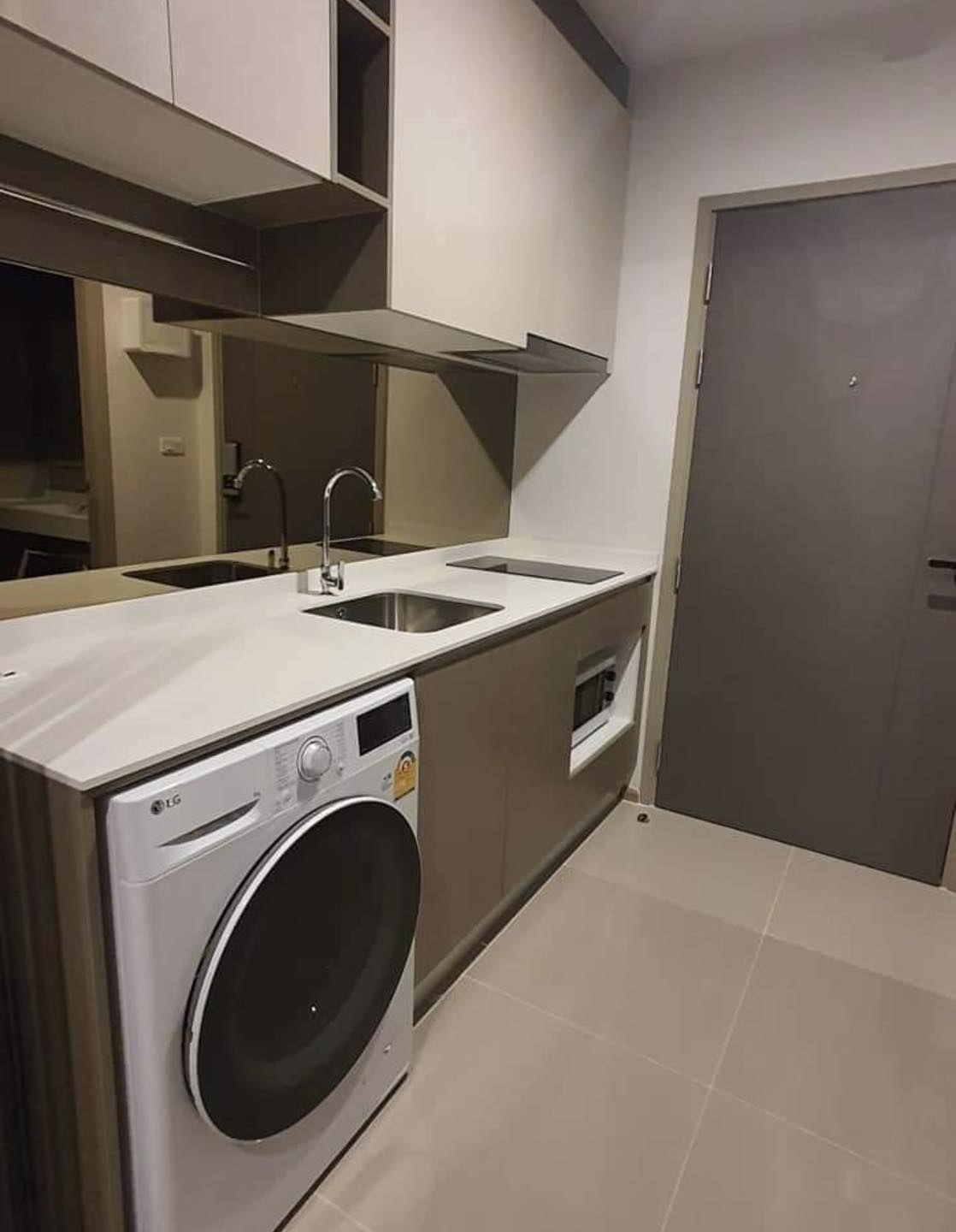 ให้เช่า ไอดิโอ พระราม 9 อโศก พื้นที่ 26 ตร.ม ห้องสตูดิโอ ราคา 16,000 บาท/เดือน