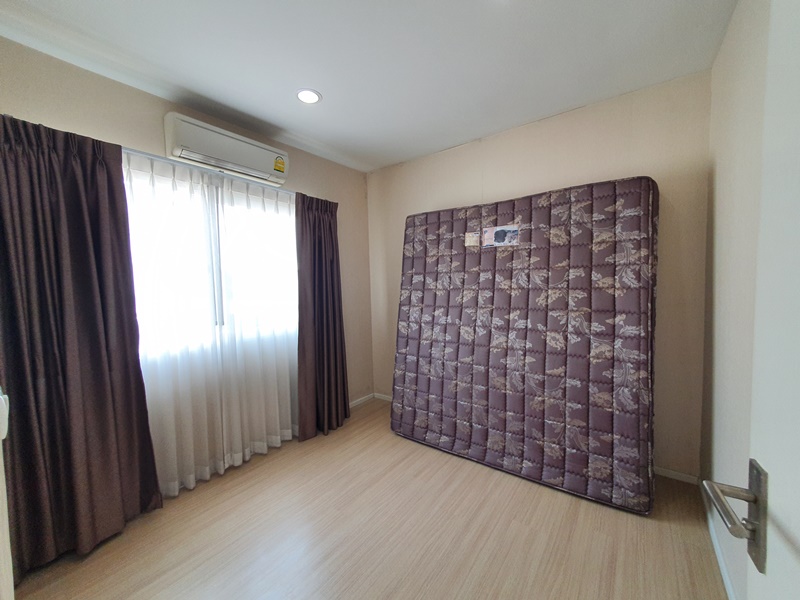 ขายทาวน์โฮม 3ชั้น ย่านรามคำแหง 39 พื้นที่ 32.2 ตรว. 3 ห้องนอน ขาย 6.9 ล้านบาท