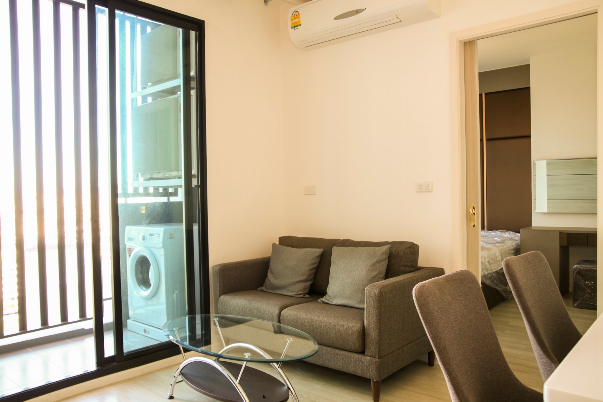 ให้เช่าคอนโด ควินน์ รัชดา 17 พื้นที่ 45 ตร.ม. 1 ห้องนอน เช่า 22000 บ/ด