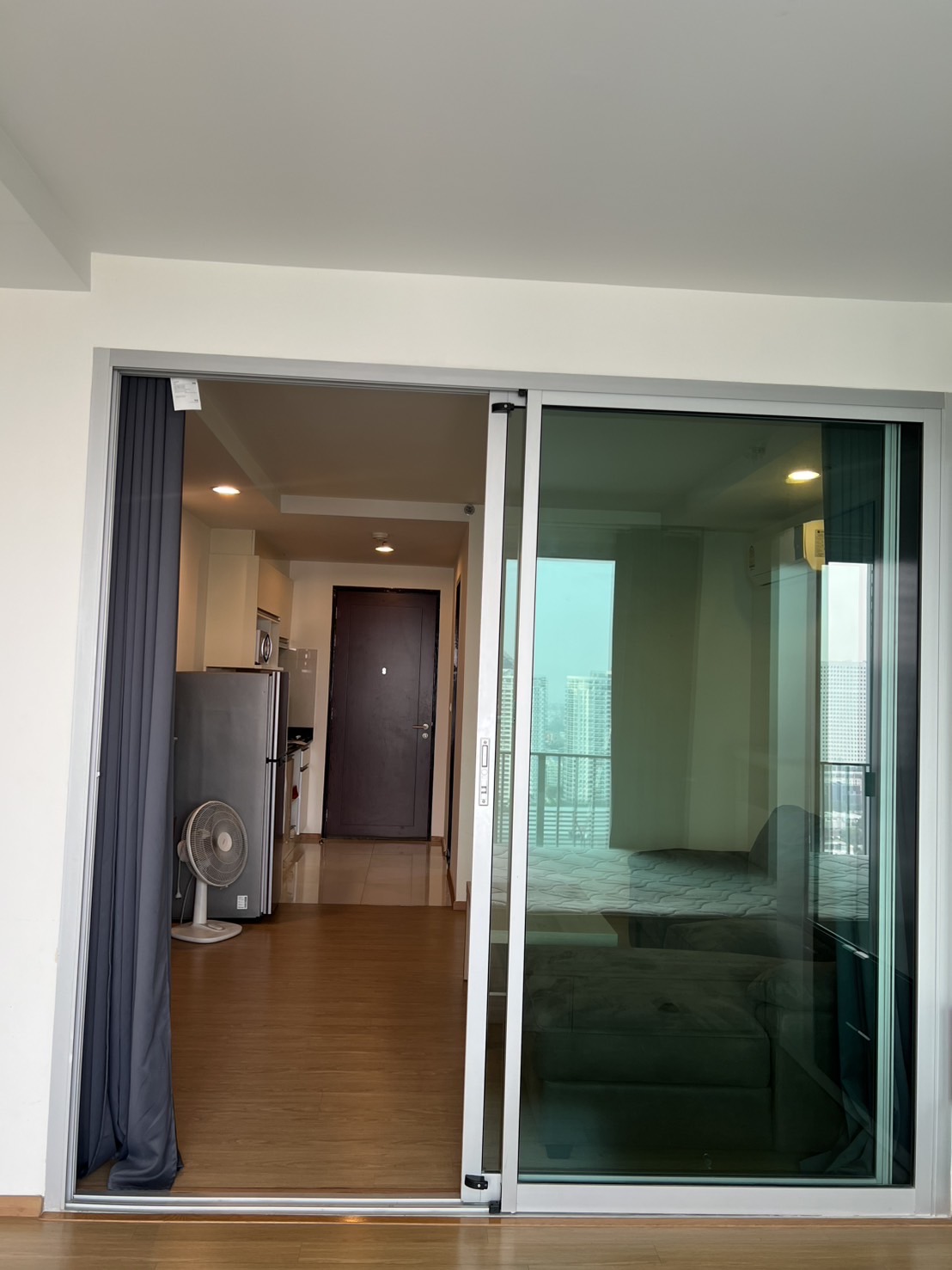 ให้เช่าคอนโด แอ็บสแตร็กส์ พหลโยธิน พาร์ค พื้นที่ 30 ตรม. 1 ห้องนอน เช่า 14,000 บาท/เดือน