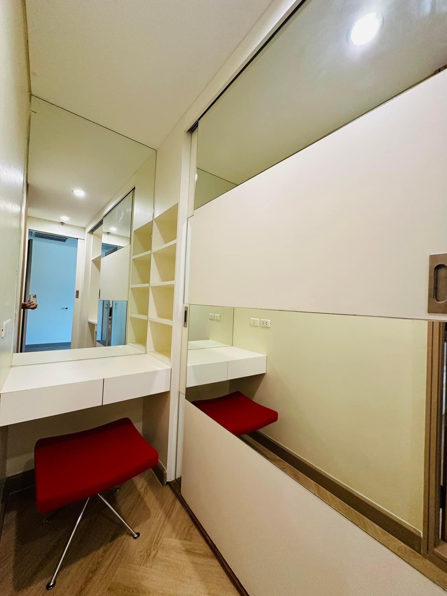 ให้เช่า เดอะ รอยัล ศาลาแดง พื้นที่ 162 ตรม. 3 ห้องนอน เช่า 85,000 บาท/เดือน