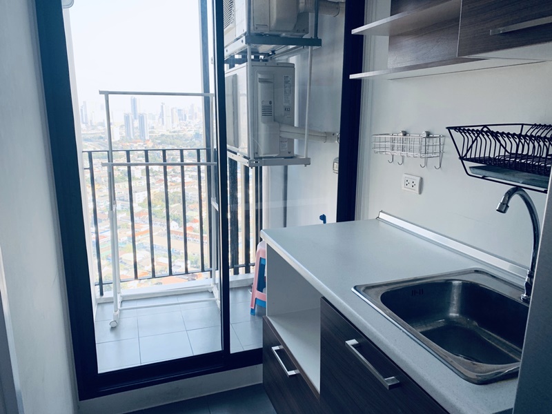 ขายคอนโด เดอะ ทรี อินเตอร์เชนจ์ พื้นที่ 30 ตร.ม. 1 ห้องนอน ขาย 2.7 ล้าน