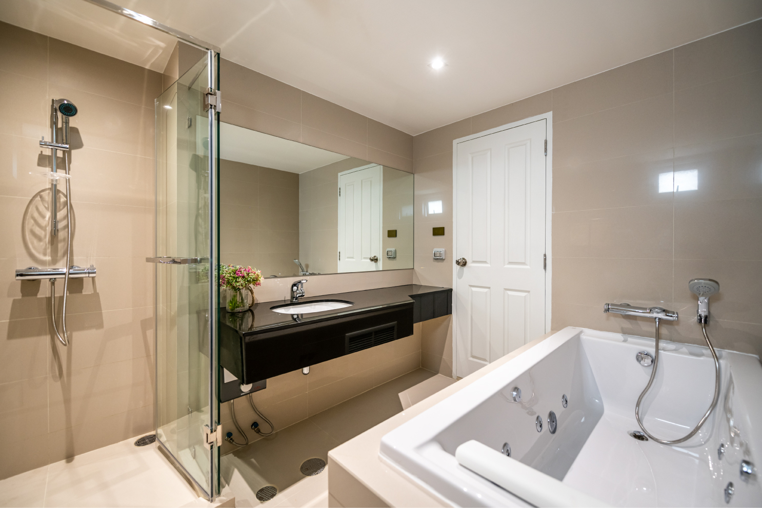 ขายคอนโด เบลล์ แกรนด์ พระราม 9 พื้นที่ 108 ตร.ม. 3 ห้องนอน ขาย 22 ล้านบาท