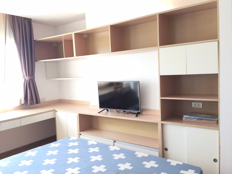 ขายคอนโด เรสซิเดนซ์ 52 พื้นที่ 35 ตร.ม. 1 ห้องนอน ขาย 3 ล้านบาท