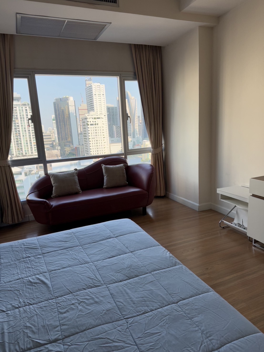 ให้เช่า เดอะ เทรนดี้ สุขุมวิท13 ขนาด 74 ตร.ม 1 ห้องนอน ราคา 27,000 บาท/เดือน