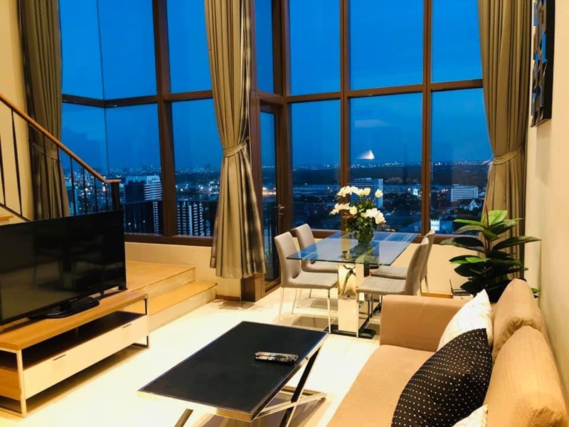 ให้เช่าคอนโด ดิ เอ็มโพริโอ เพลส พื้นที่ 83 ตร.ม. 1 ห้องนอน เช่า 55,000 บ/ด