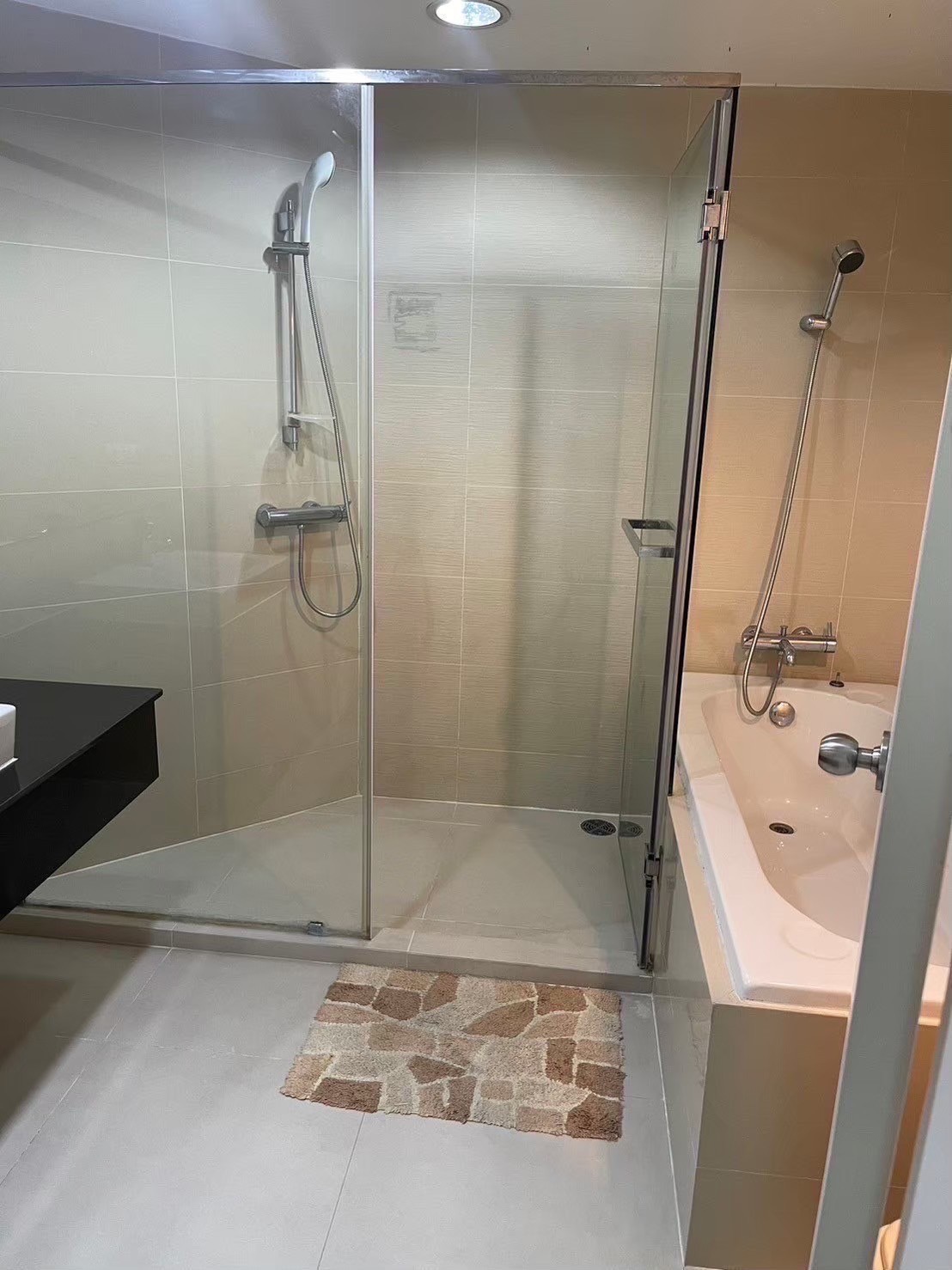 ให้เช่าคอนโด เบลล์ แกรนด์ พระราม 9 พื้นที่ 96 ตร.ม. 2 ห้องนอน