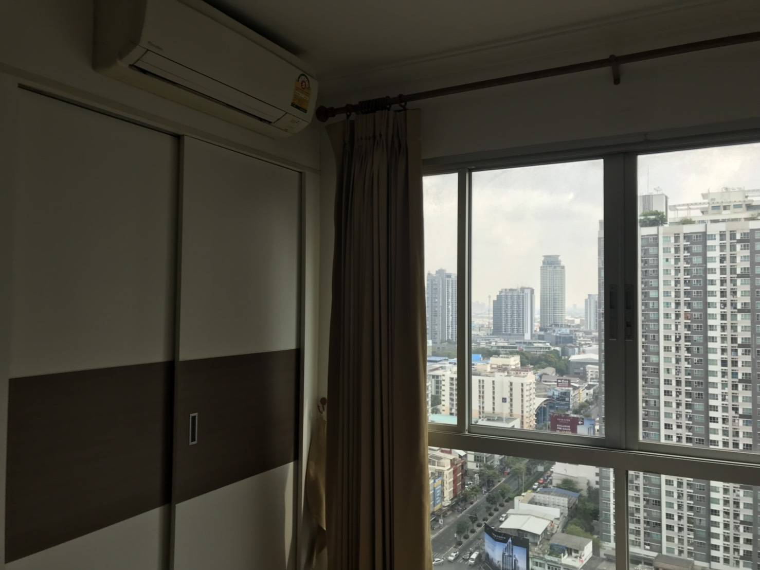 ให้เช่าคอนโด ลุมพินี เพลส พระราม 4-กล้วยน้ำไท 29 ตรม. 1 ห้องนอน ราคาเช่า 12,000 /เดือน