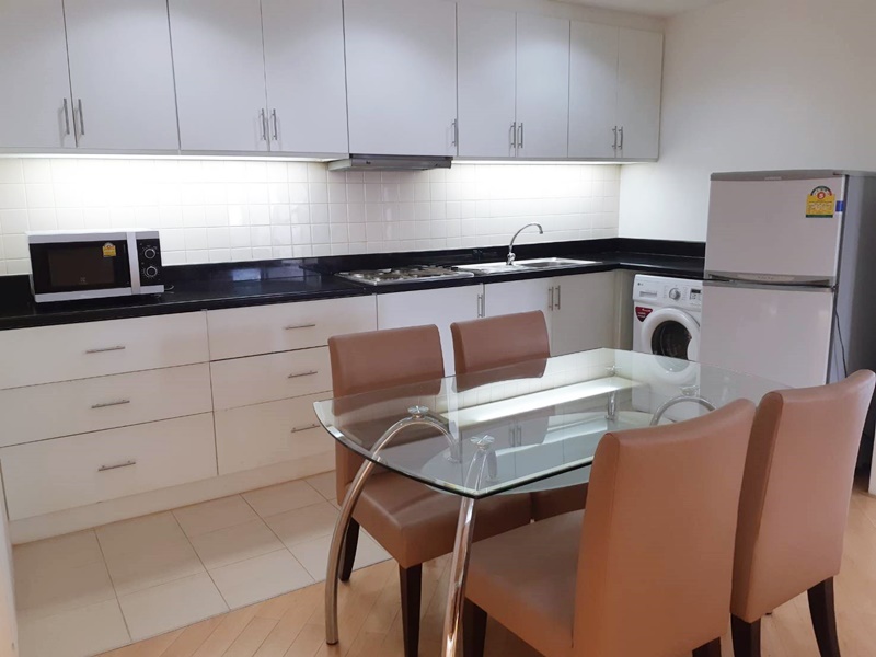 ขาย/ให้เช่าคอนโด วิทยุ คอมเพล็กซ์ พื้นที่ 86 ตร.ม. 2 ห้องนอน เช่า 28,000 บ/ด ขาย 5.4 ล้านบาท