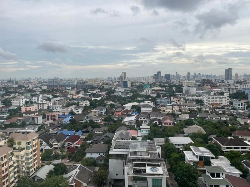 ให้เช่าคอนโด ลุมพินี เพลส รัชโยธิน พื้นที่ 30 ตร.ม. 1 ห้องนอน ให้เช่า 13,500 บ/ด