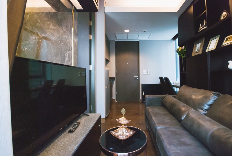 ให้เช่าคอนโด เดอะ ลุมพินี 24 พื้นที่ 30 ตร.ม. 1 ห้องนอน เช่า 18,000 บ/ด