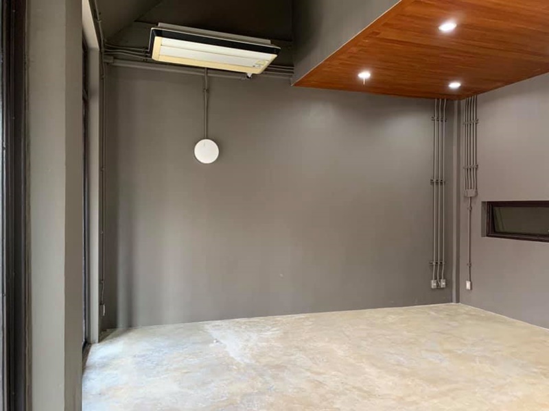 ให้เช่าโฮมออฟฟิศ 3 ชั้น ย่านพระราม 9 พื้นที่ 38 ตรว. เช่า 55,000 บาท/เดือน