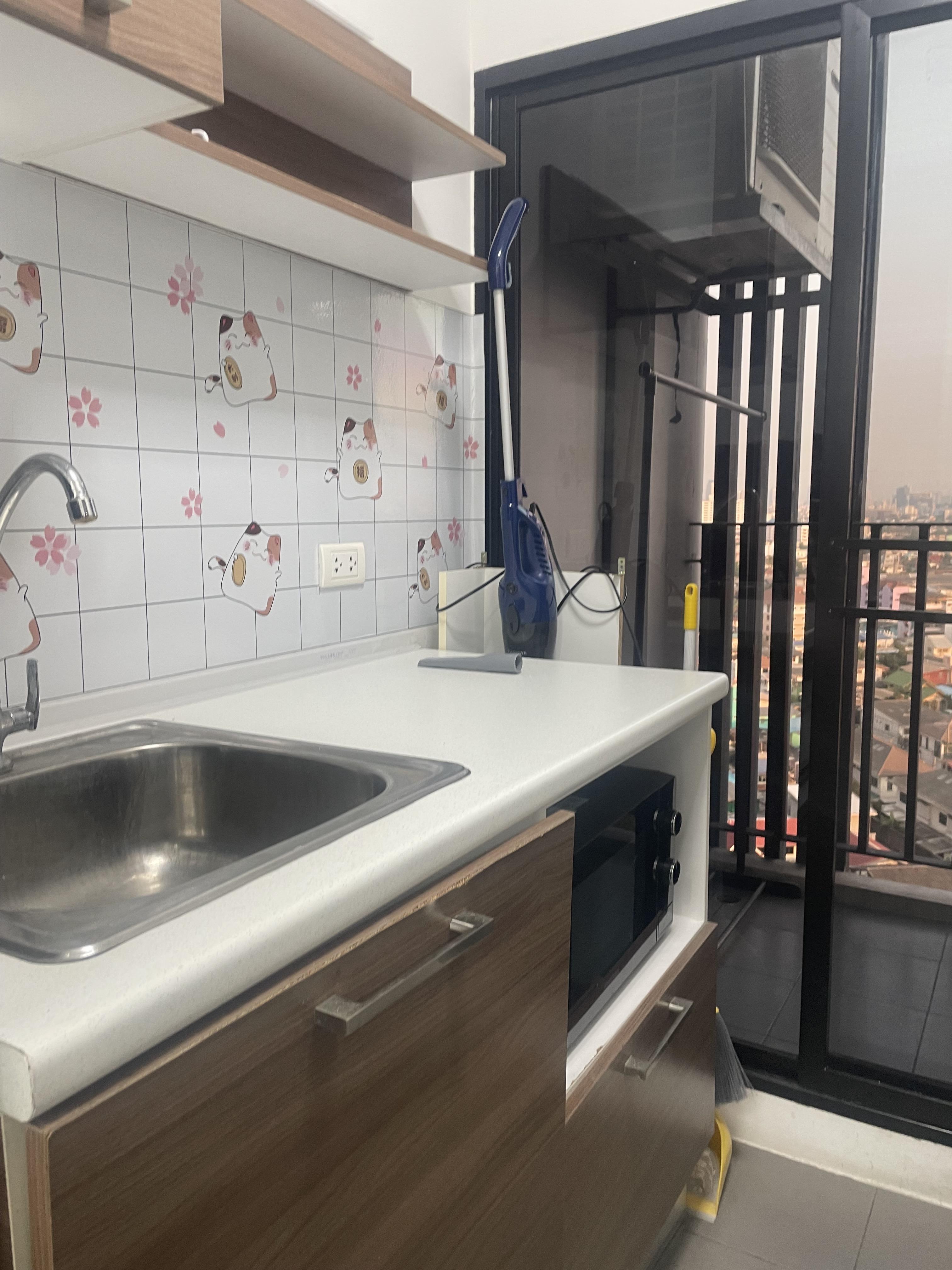 ให้เช่าคอนโด เดอะ ทรี อินเตอร์เชนจ์ พื้นที่ 30 ตร.ม. 1 ห้องนอน