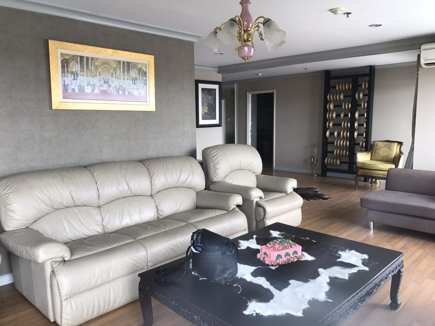 ขายคอนโด ลุมพินี เพลส นราธิวาส-เจ้าพระยา พื้นที่ 200 ตร.ม. 3 ห้องนอน ขาย 22 ล้านบาท