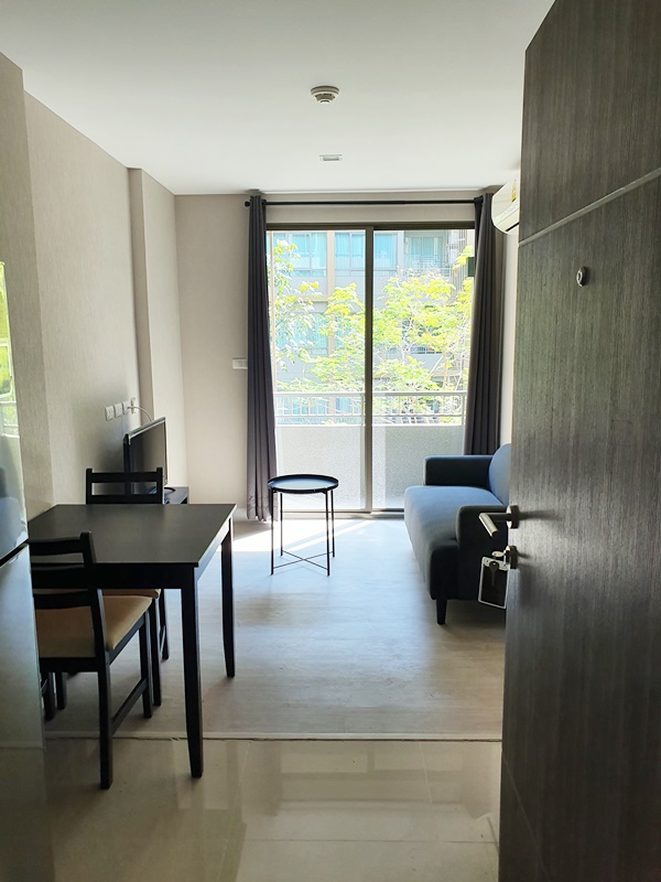 ให้เช่าคอนโด เมโทร ลักซ์ รัชดา พื้นที่ 28 ตร.ม. 1 ห้องนอน เช่า 10,000 บ/ด