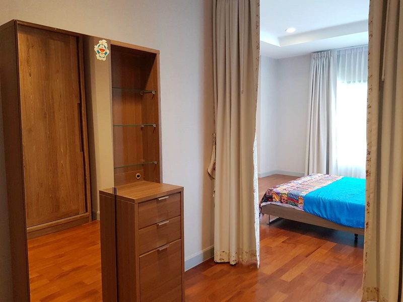 ขายบ้านเดียว 2 ชั้น ย่านสาทร พื้นที่ 94.90 ตรว. 4 ห้องนอน ขาย 19.5 ล้านบาท