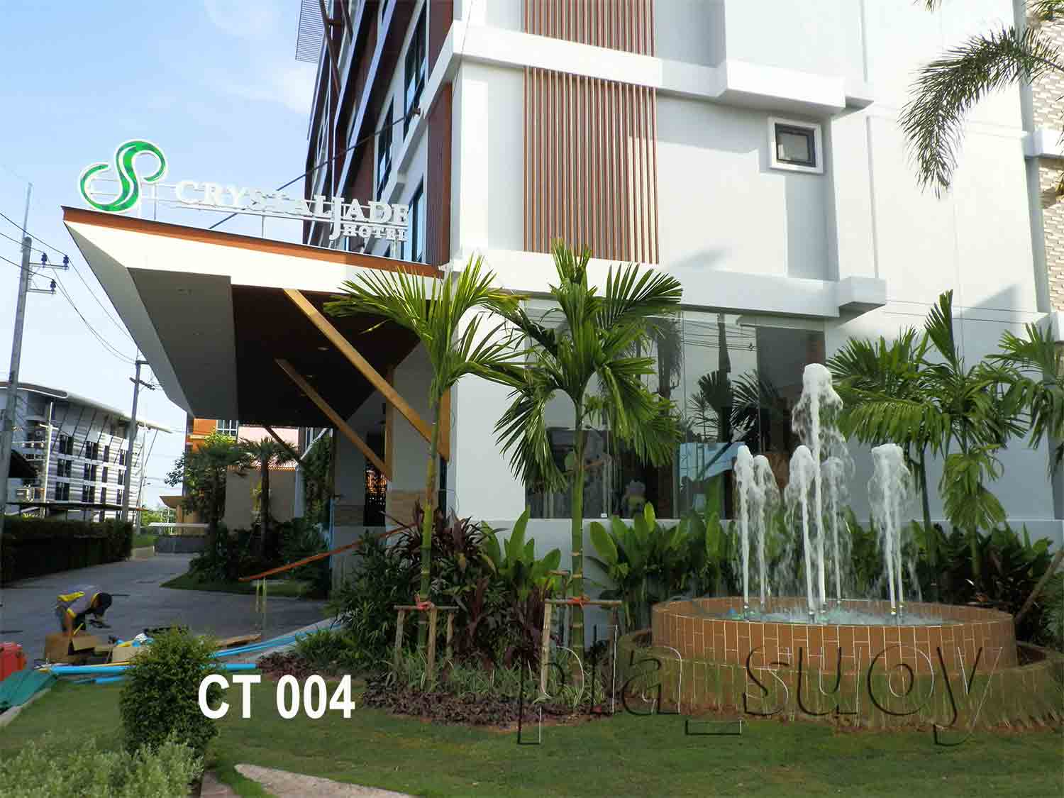 น้ำพุหน้าโรงแรม Crystal Jade Hotel ระยอง