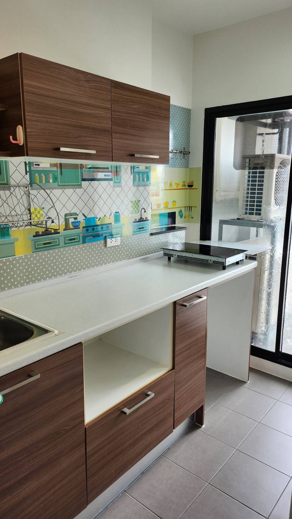 ให้เช่าคอนโด เดอะ ทรี อินเตอร์เชนจ์ พื้นที่ 60 ตร.ม. 2 ห้องนอน เช่า 20,000 บ/ด