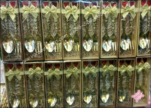 ช้อนส้อมทองปลายหัวใจแดงใหญ่แพคกล่องไม้