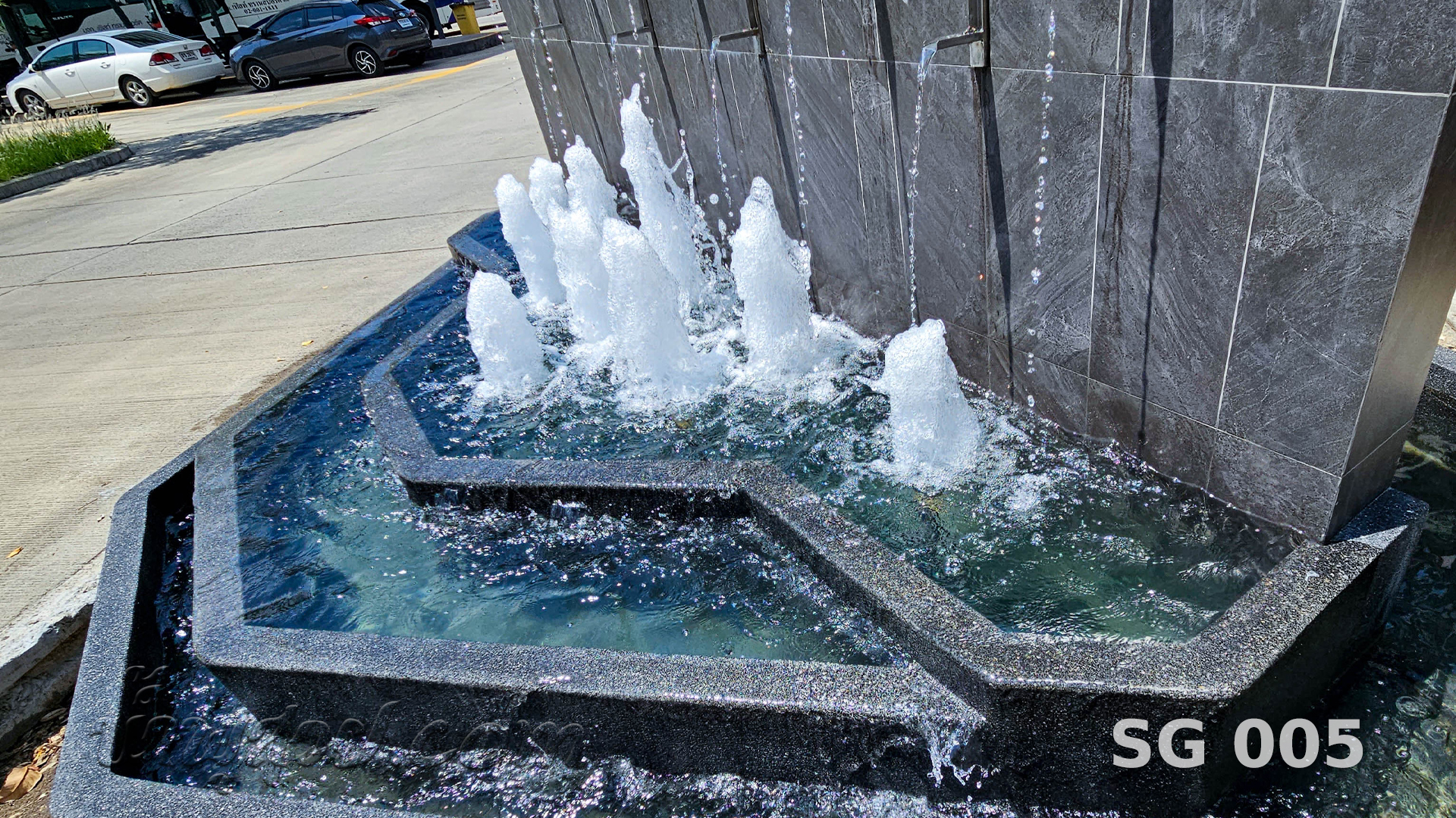 น้ำพุต้นสน - สยามเจมส์ เฮอริเทจ ประดิษฐ์มนูธรรม