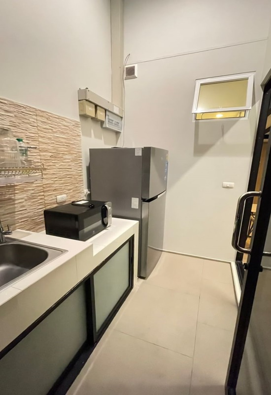 ให้เช่าคอนโด บลอสซั่ม คอนโด แอท แฟชั่น อัลติจูด 42 ตร. ม. 1 ห้องนอน เช่า 12,000 บ/ด