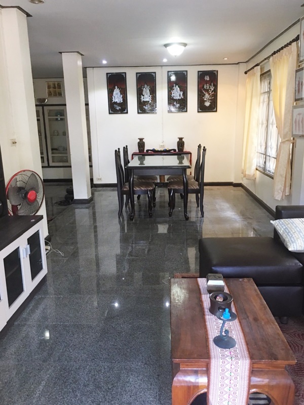 ให้เช่าบ้านเดี่ยว 2 ชั้น รามคำแหง พื้นที่ 60 ตรว. 3 ห้องนอน เช่า 25,000 บ/ด