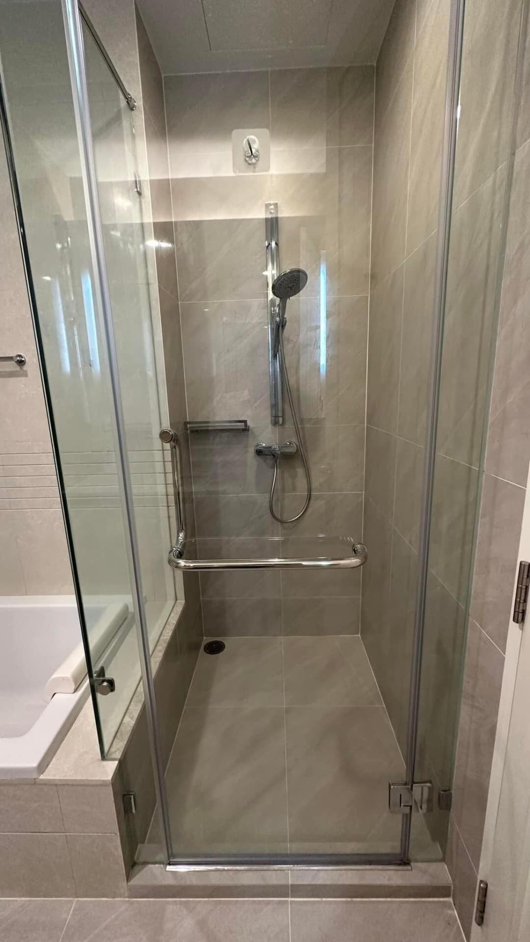 ให้เช่าคอนโด คิว หลังสวน พื้นที่ 73 ตรม. 2 ห้องนอน เช่า 65,000 บาท/เดือน