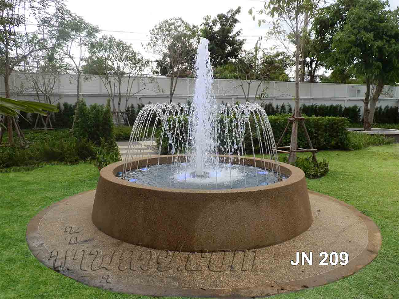 บ่อวงกลม ชุดน้ำพุวง Ring มียอดตรงกลางที่บ้านคุณจิรณี ที่ถ.เลียบคลองภาษีเจริญ