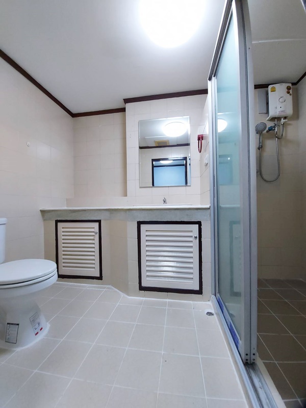 ให้เช่าคอนโด ไดมอนด์ ทาวเวอร์ พื้นที่ 53 ตร.ม. 1 ห้องนอน เช่า 16,000 บ/ด