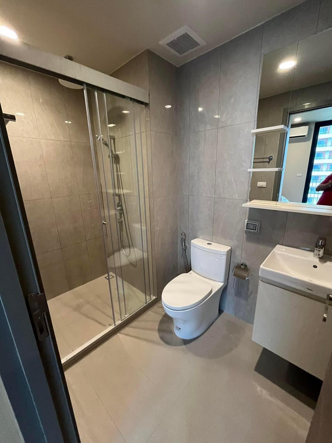 ให้เช่าคอนโด ดิ อิสสระ สาทร พื้นที่ 33 ตร.ม 1 ห้องนอน ราคา 25,000 บาท/เดือน