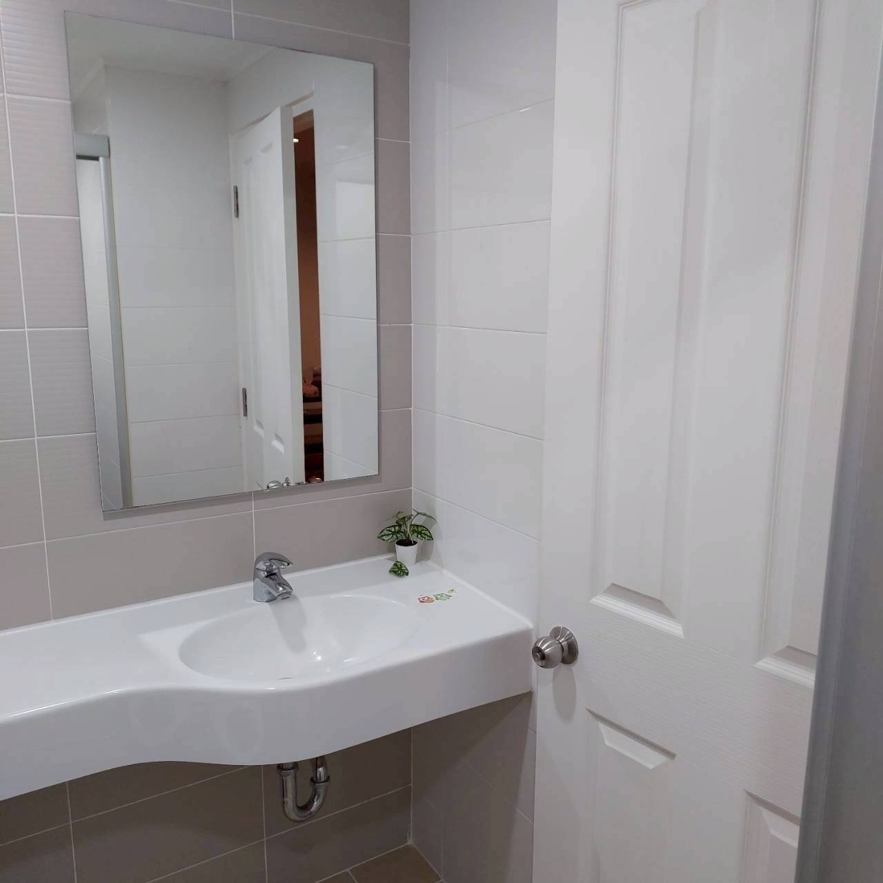 ให้เช่าคอนโด ลุมพินี เพลส พระราม 9 ตึก C ชั้น 14 พื้นที่ 35 ตรม. 1 ห้องนอน