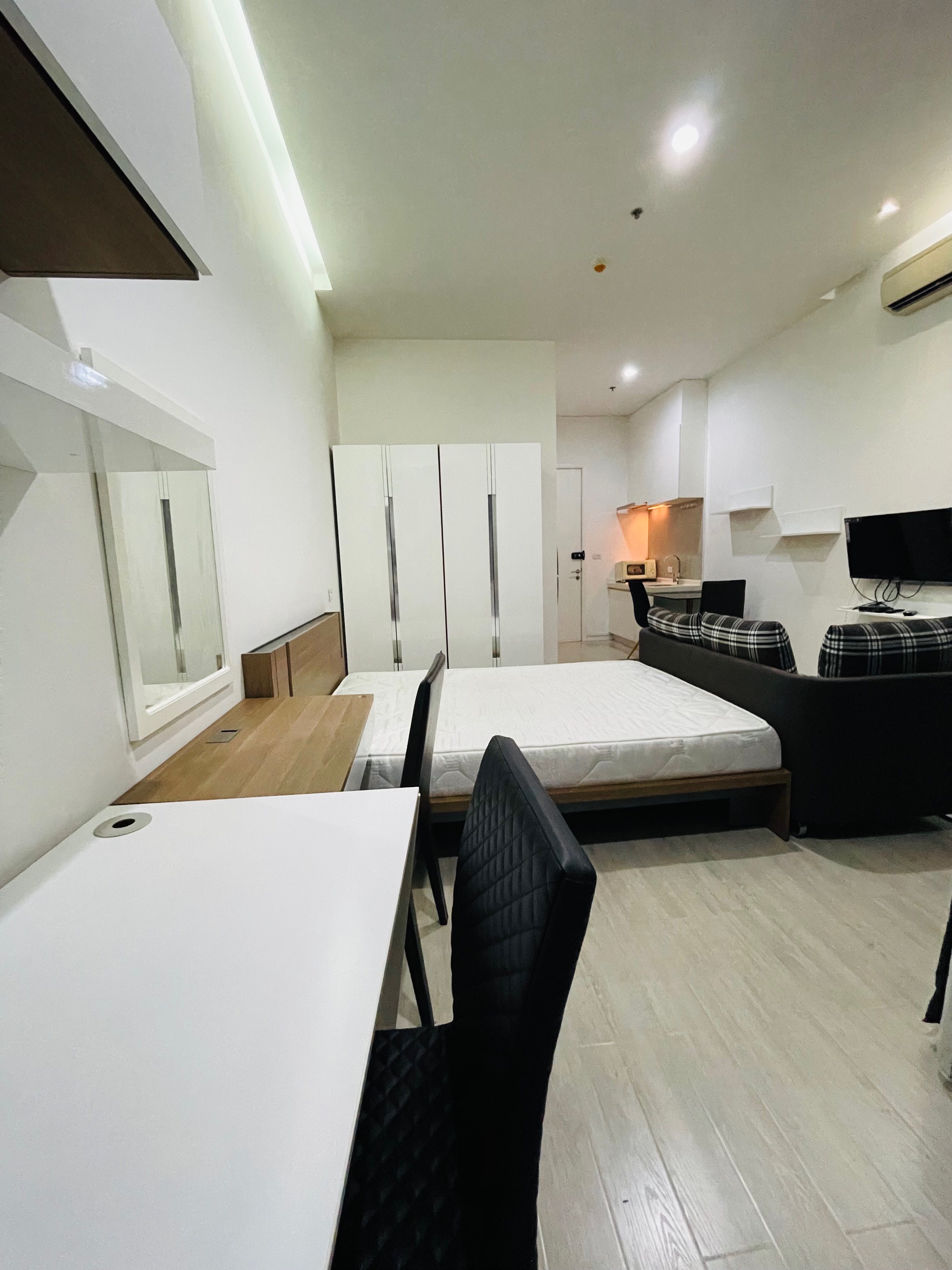 ให้เช่าคอนโด ทีซี กรีน พระราม 9 พื้นที่ 30 ตร.ม. สตูดิโอ เช่า 12,500 บ/ด