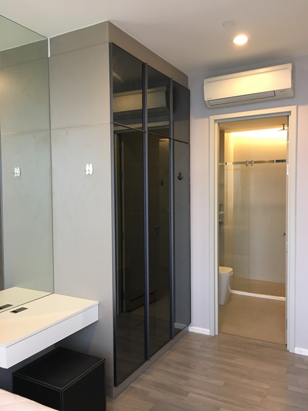 ให้เช่าคอนโดเดอะรูม สาทร-เซ็นต์หลุยส์ พื้นที่ 35 ตร.ม. 1 ห้องนอน เช่า 17,000 บ/ด